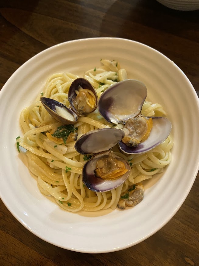 Plated linguine alle vongole